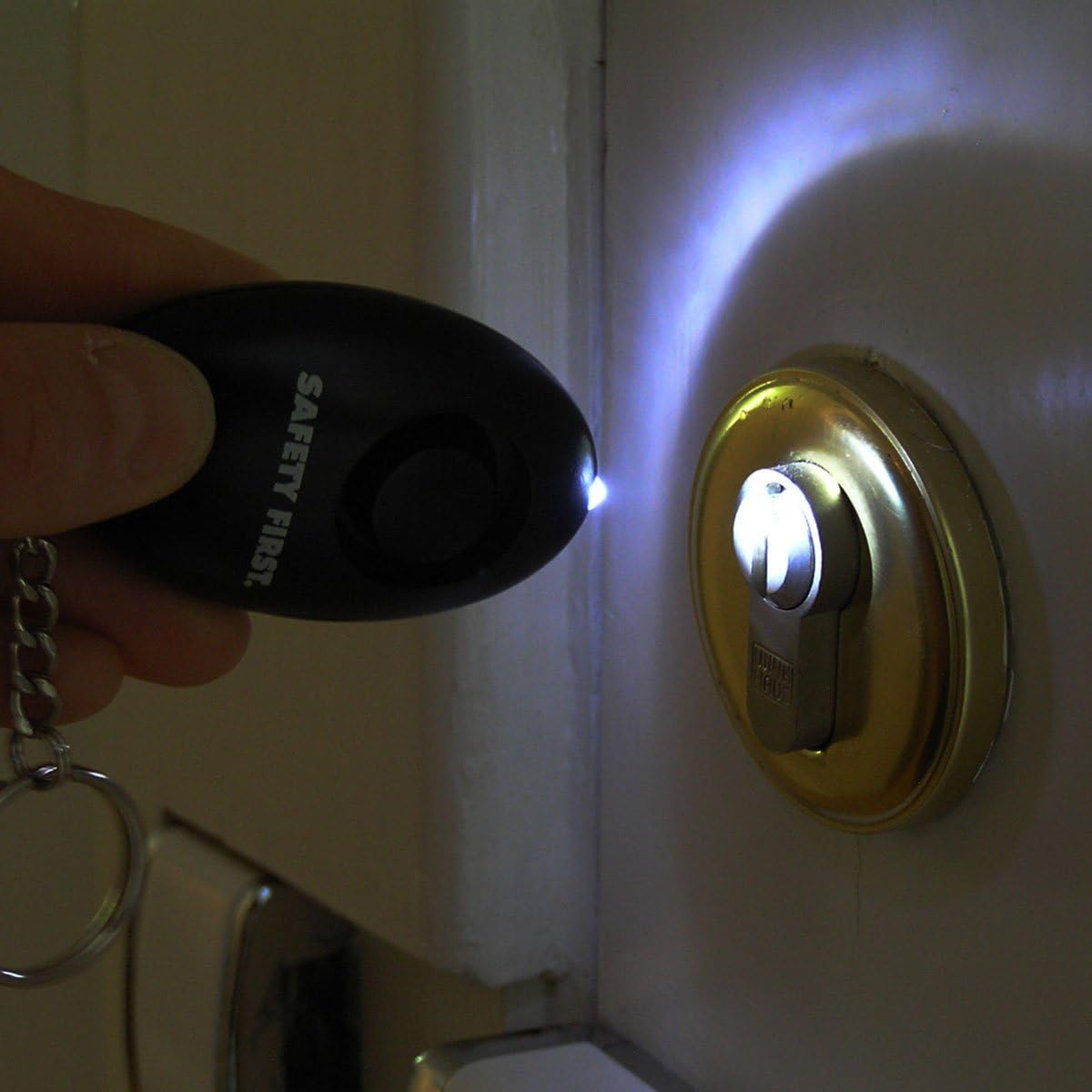 KH Security Sleutelhanger alarm met LED licht (zwart) - Goedvoorbereid.nl