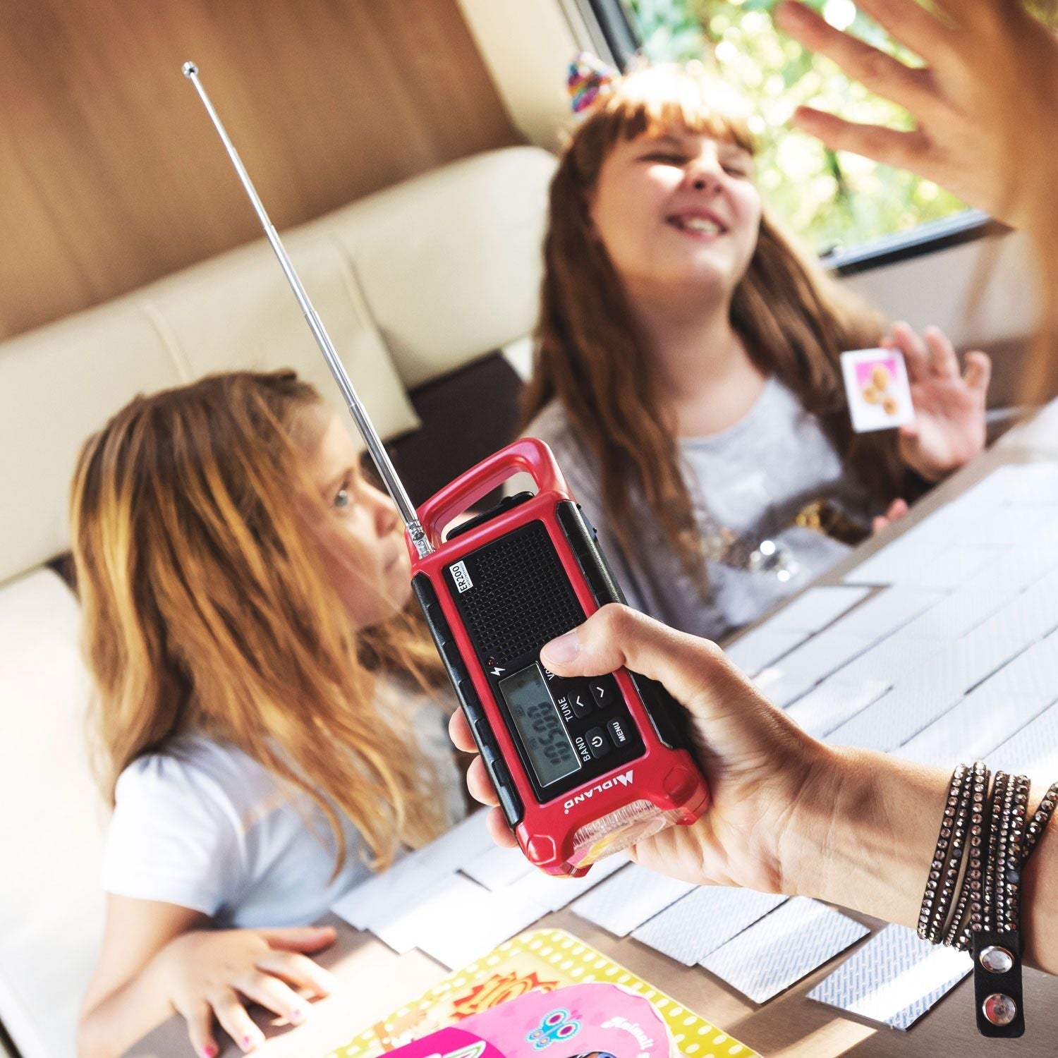 Midland ER200 Noodradio - Goedvoorbereid.nl