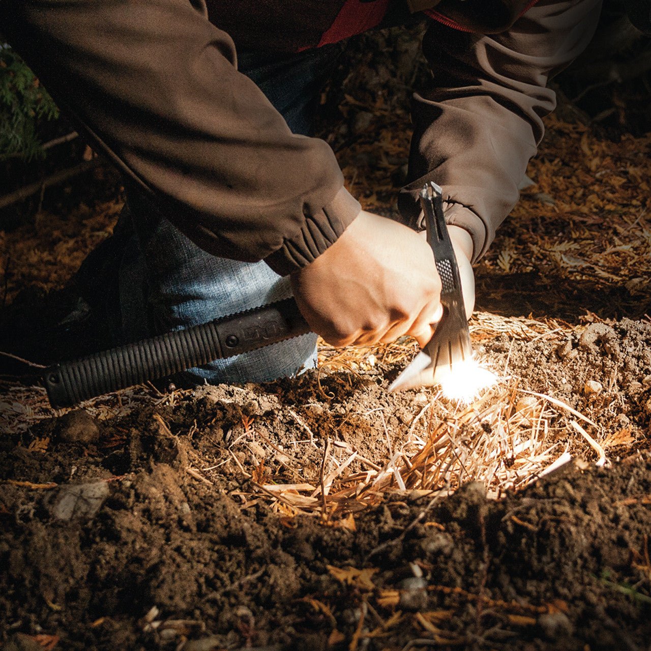 SOG Survival Hawk 'Black Oxide' - Goedvoorbereid.nl